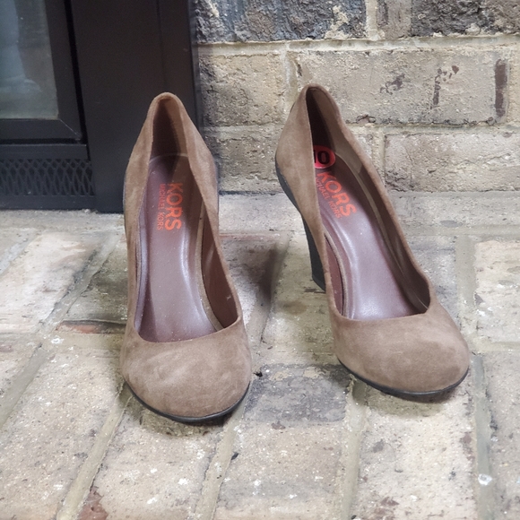 Michael Kors Wedge Shoes - Picture 2 of 5